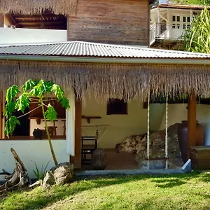 Appartement Cocotier, Elegant T3 Avec Jardin Tropical, Sainte-Anne